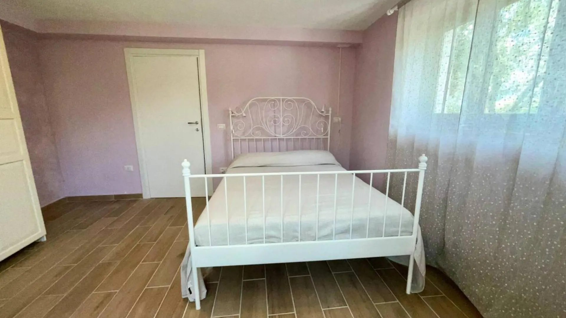 The Country House Montecarlo 0*,  Italy